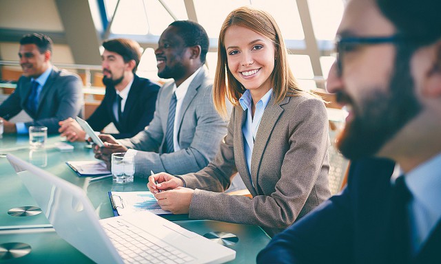 business_group-interview-with-experts_332K1-640x384-1